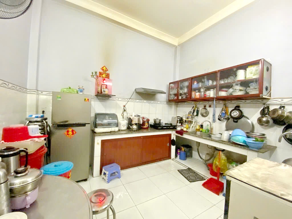 Bán nhà 2 lầu mặt tiền KDC Bùi Minh Trực P.5 Quận 8